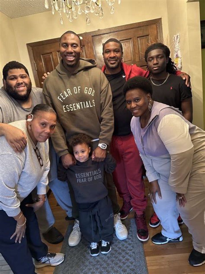 Exploring The Laphonso Ellis Family: A Legacy Of Love And Support
