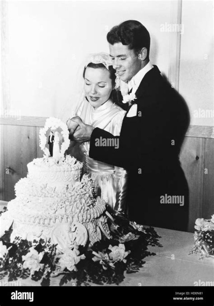 Hollywood Glamour And War Hero: The Intertwined Lives Of Wanda Hendrix And Audie Murphy