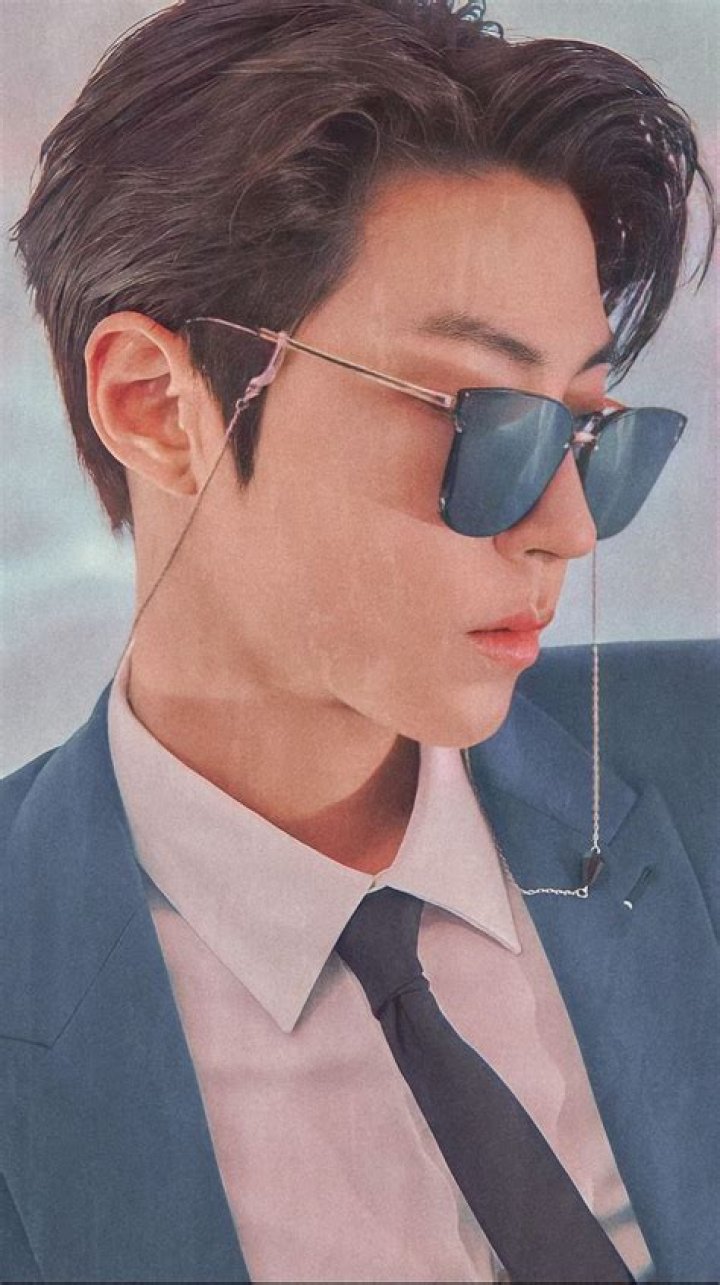Hwang In-yeop: A Rising Star In Korean Entertainment